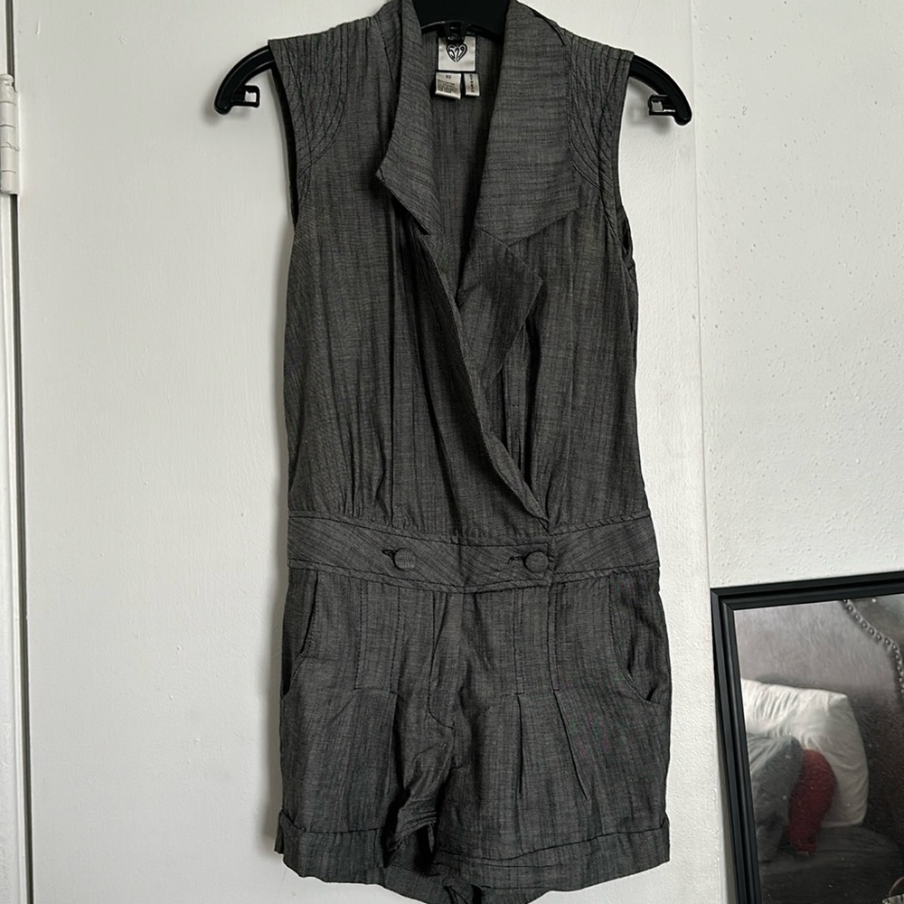Cute romper - Picture 2 of 3